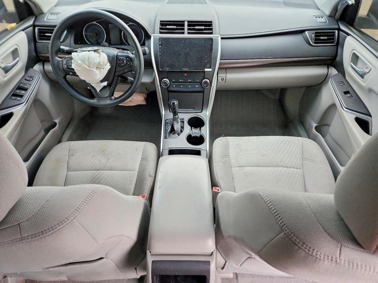 2016 TOYOTA CAMRY LE photo 8