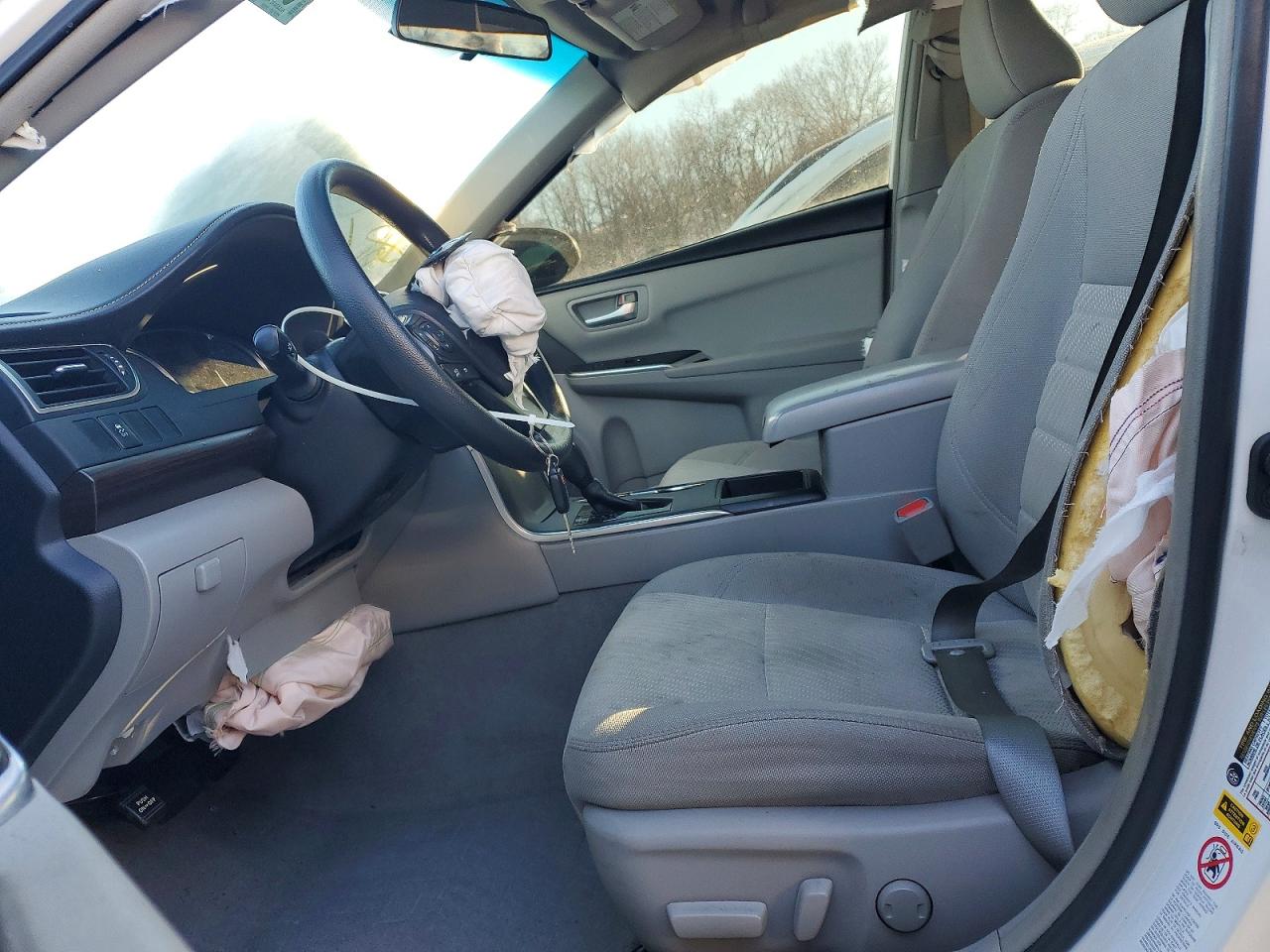 2016 TOYOTA CAMRY LE photo 7