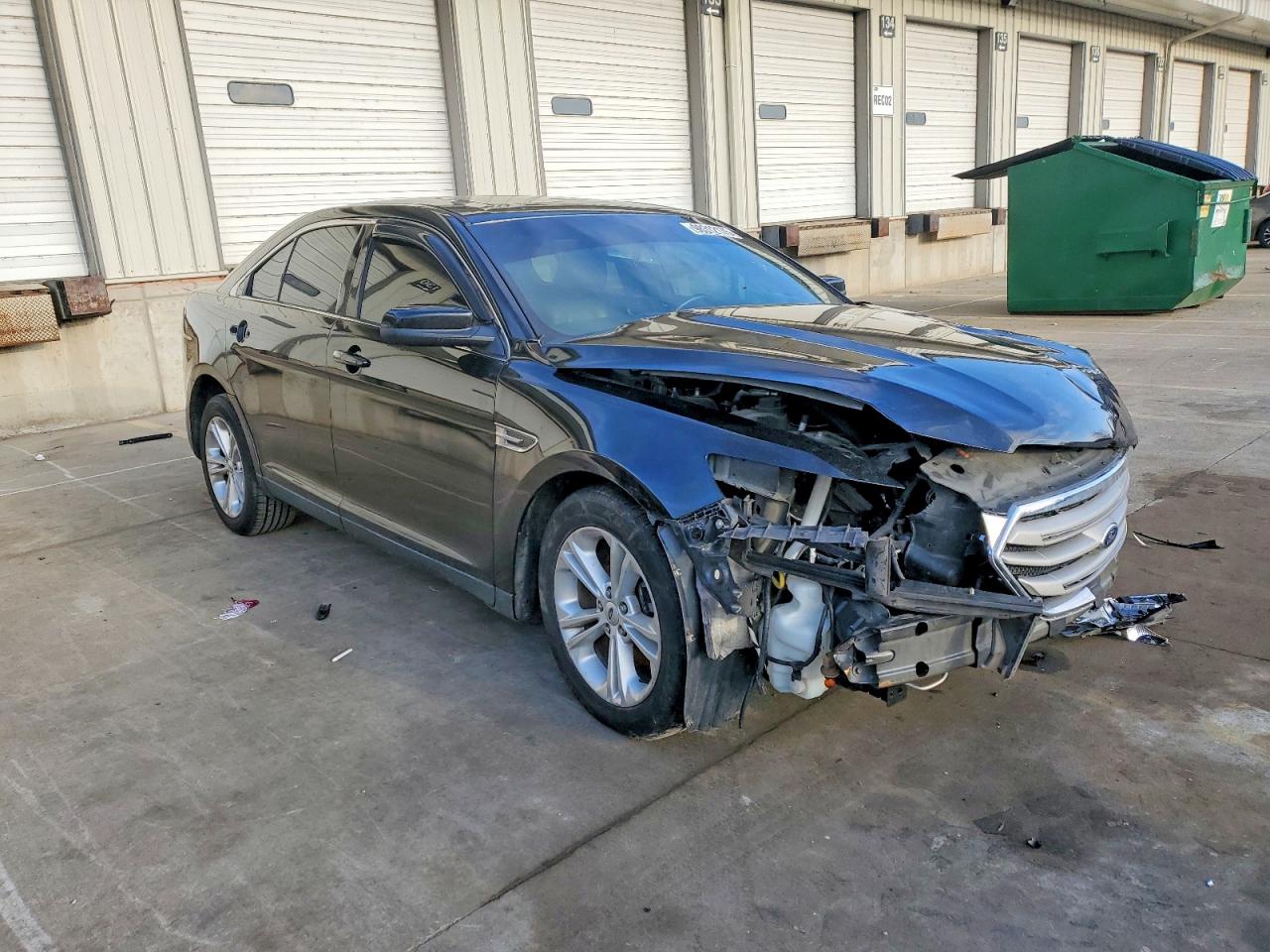 2015 FORD TAURUS SEL photo 4