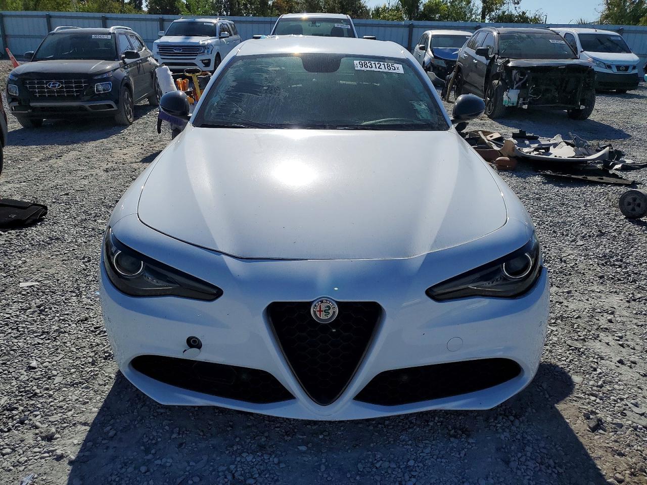2019 ALFA ROMEO GIULIA photo 5