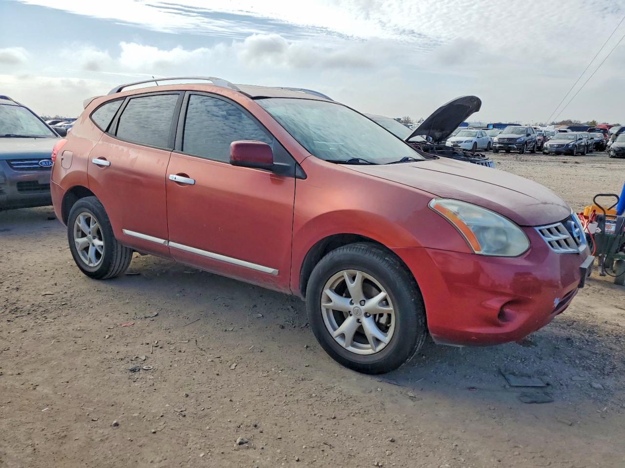 2011 NISSAN ROGUE S photo 4