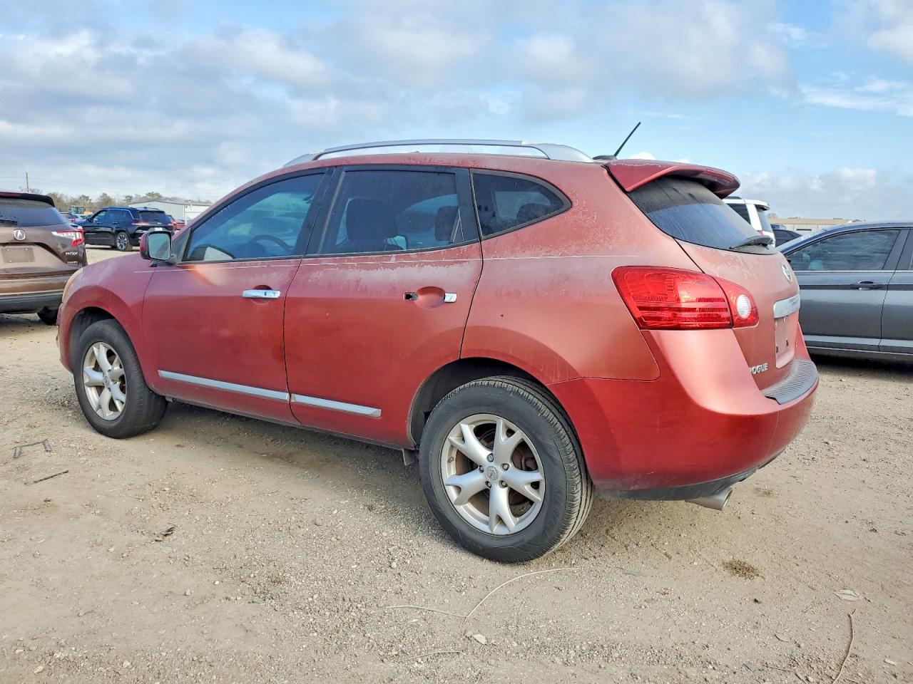 2011 NISSAN ROGUE S photo 2