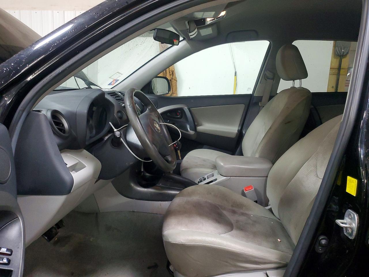 2010 TOYOTA RAV4 photo 7