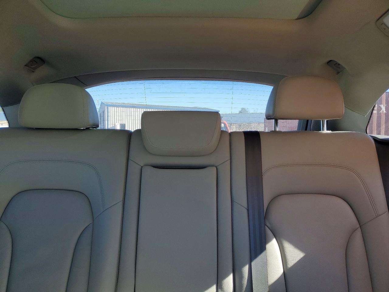2012 AUDI Q5 PREMIUM PLUS photo 10