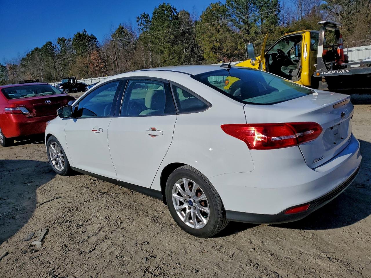 2015 FORD FOCUS SE photo 2