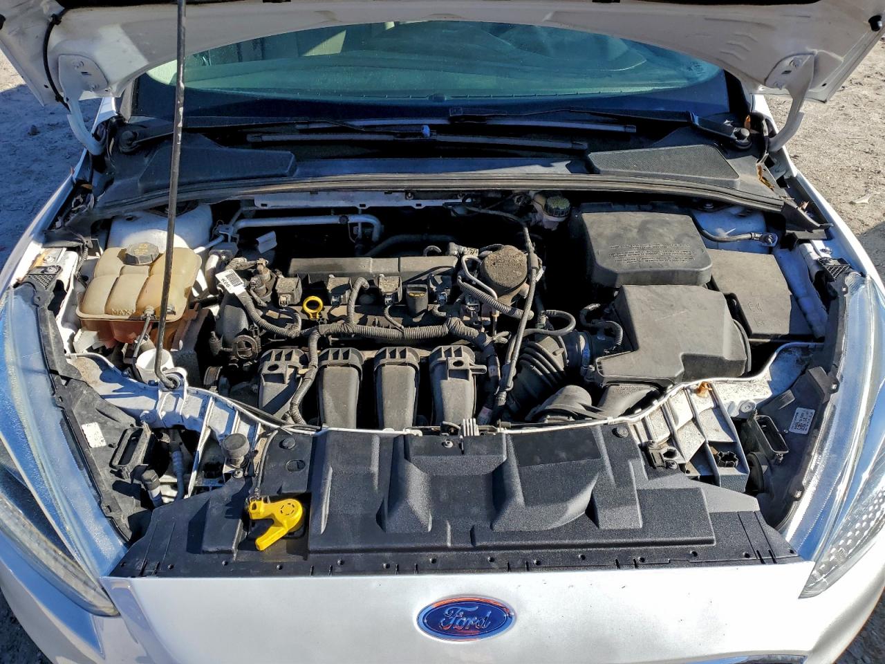2015 FORD FOCUS SE photo 11