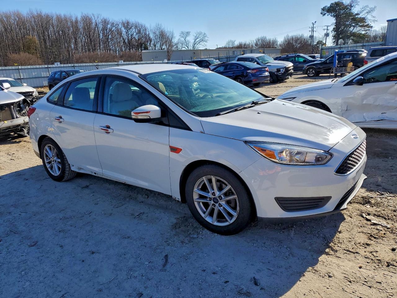2015 FORD FOCUS SE photo 4