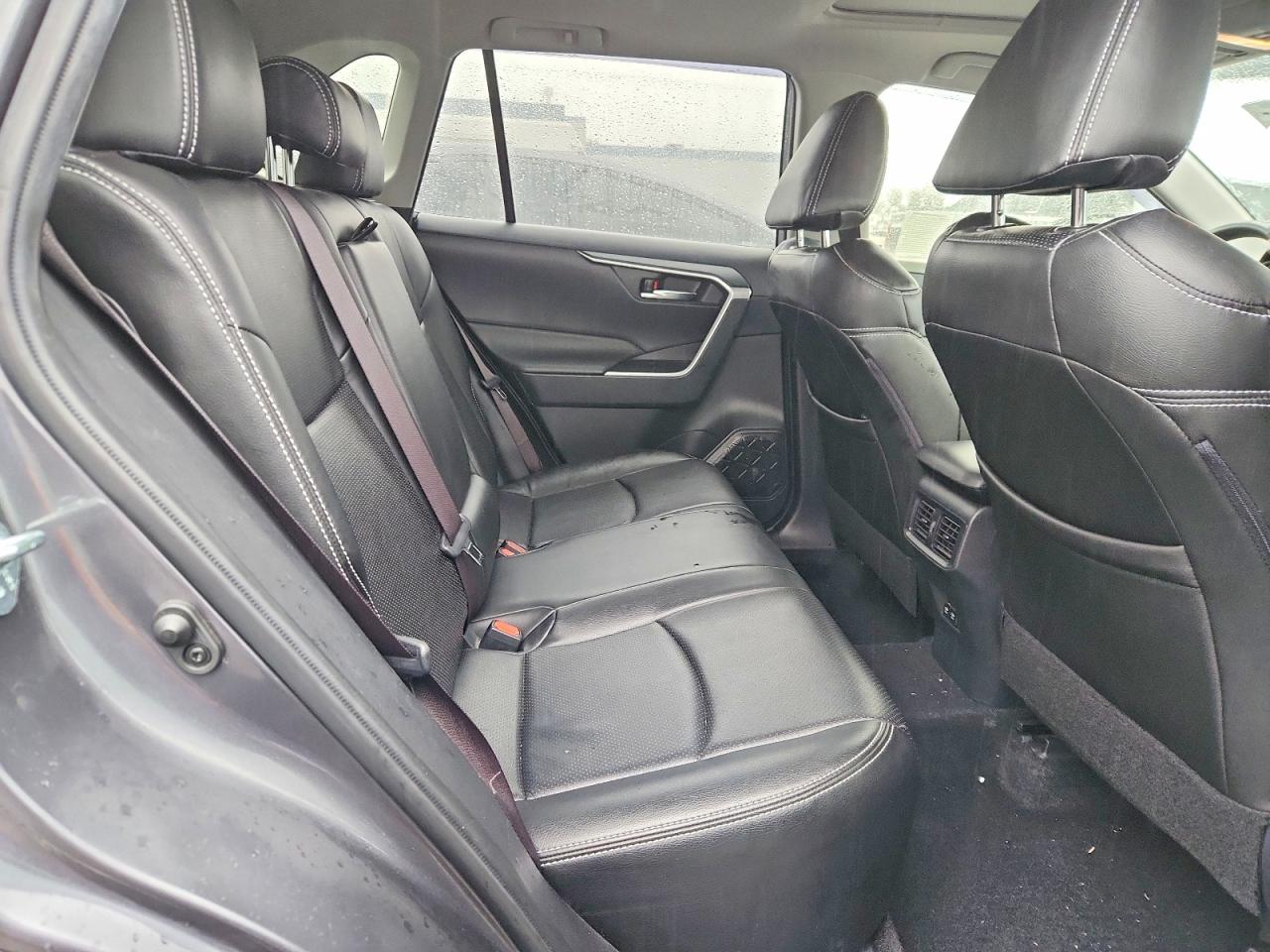 2019 TOYOTA RAV4 XLE photo 10