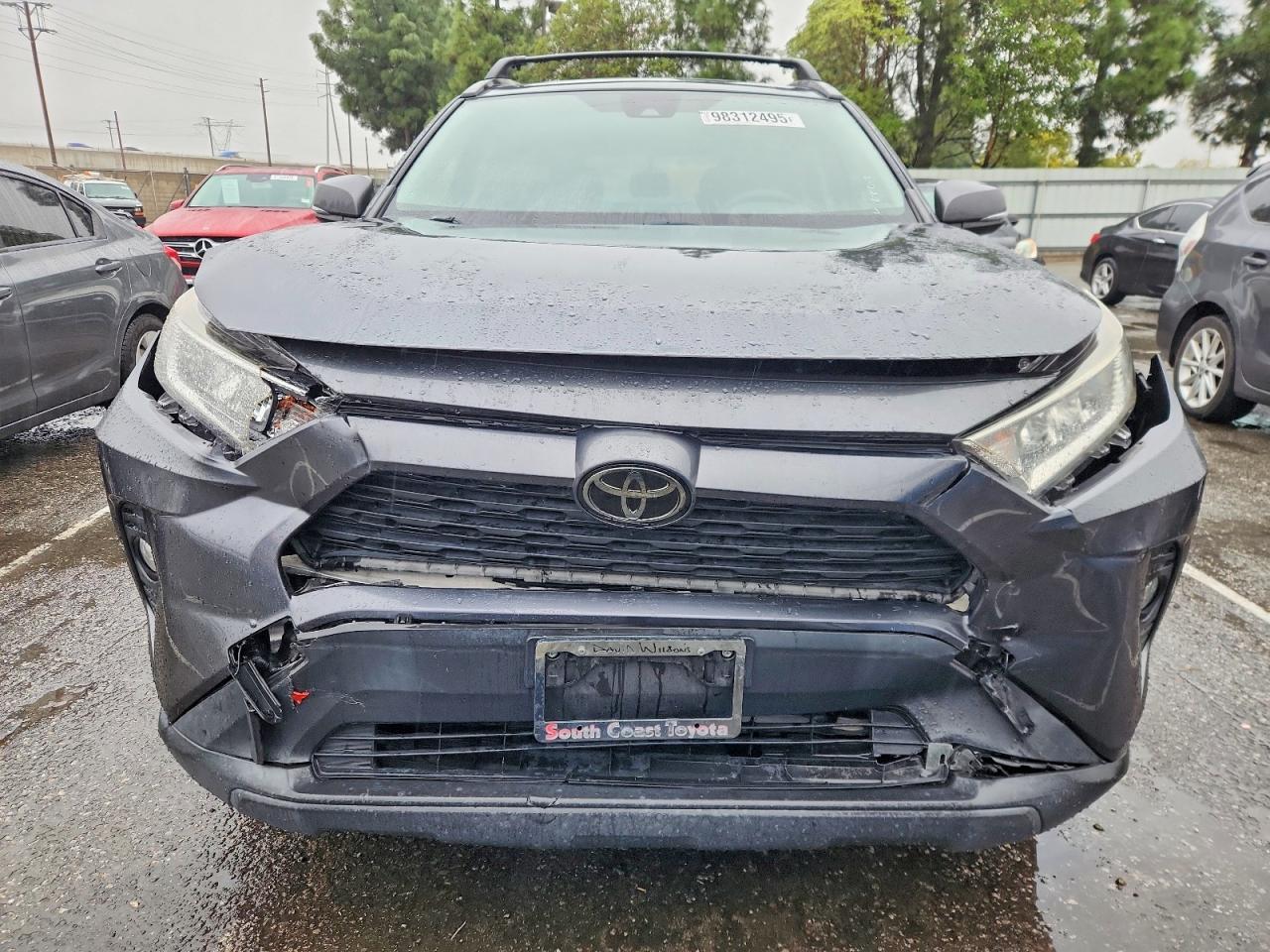 2019 TOYOTA RAV4 XLE photo 5