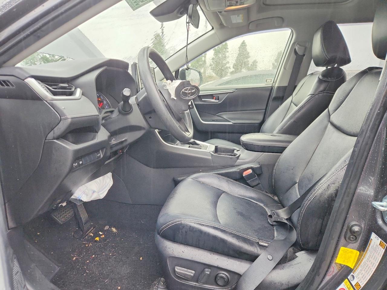 2019 TOYOTA RAV4 XLE photo 7