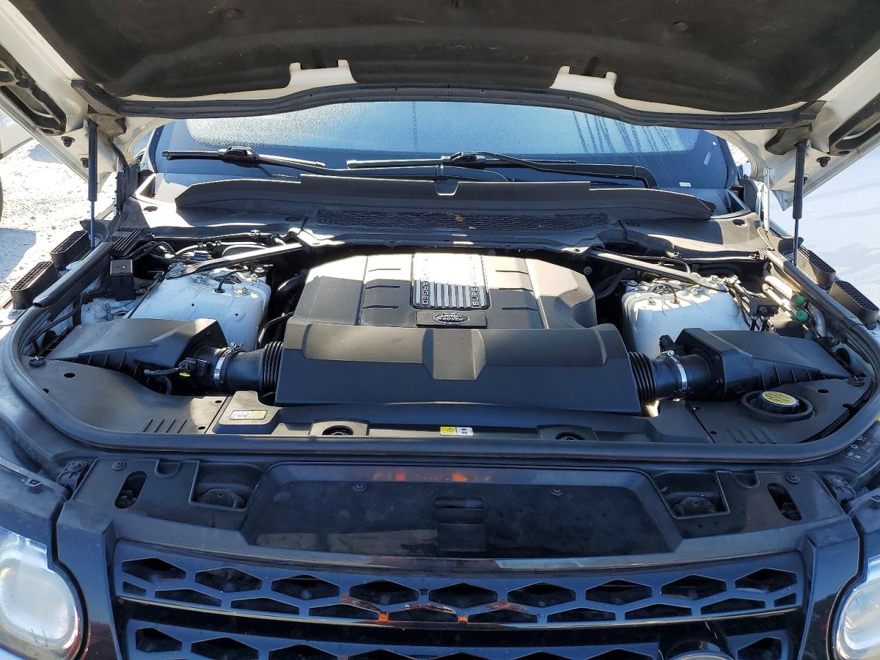 2016 LAND ROVER RANGE ROVER SPORT SE photo 12