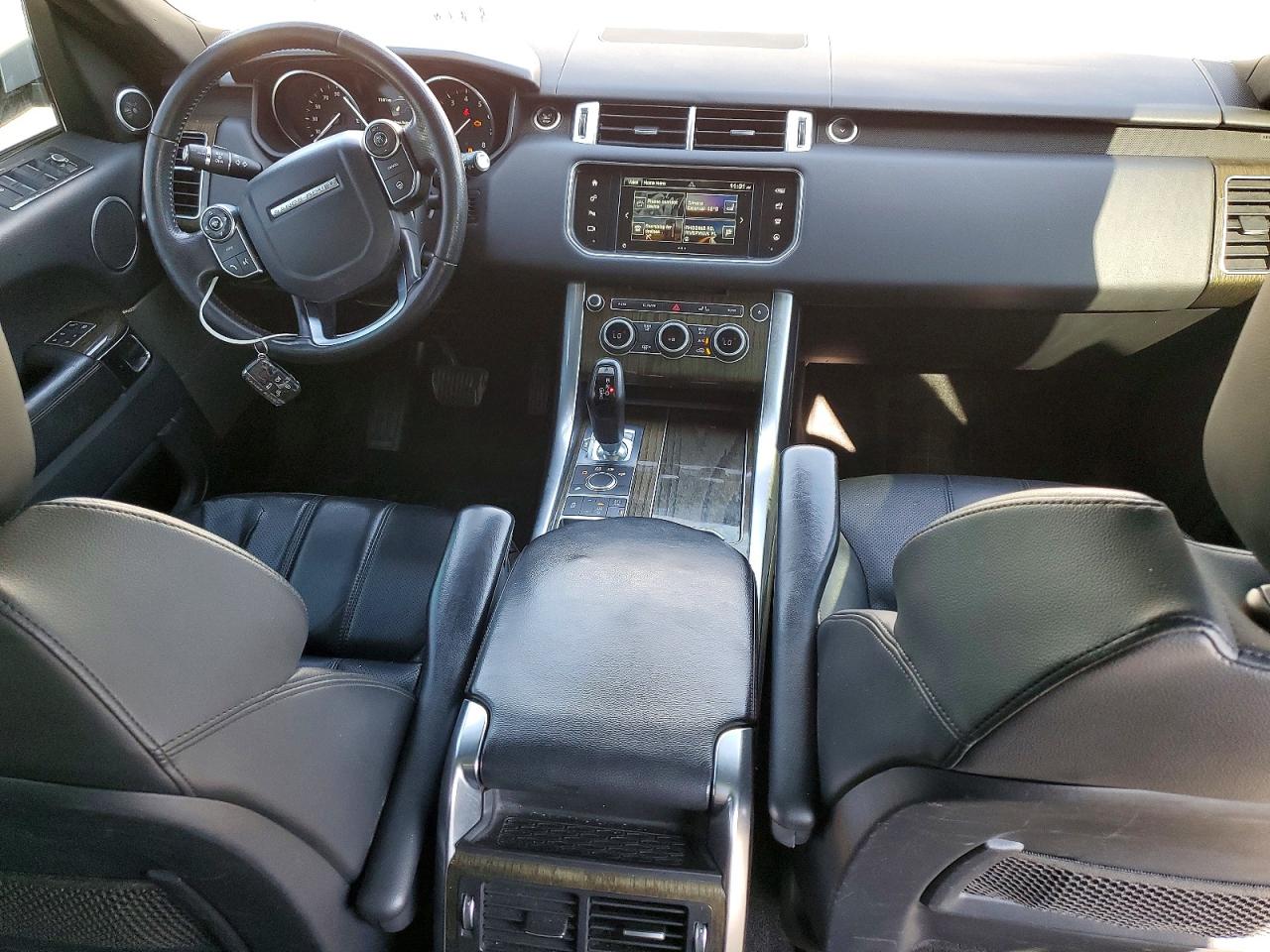 2016 LAND ROVER RANGE ROVER SPORT SE photo 8