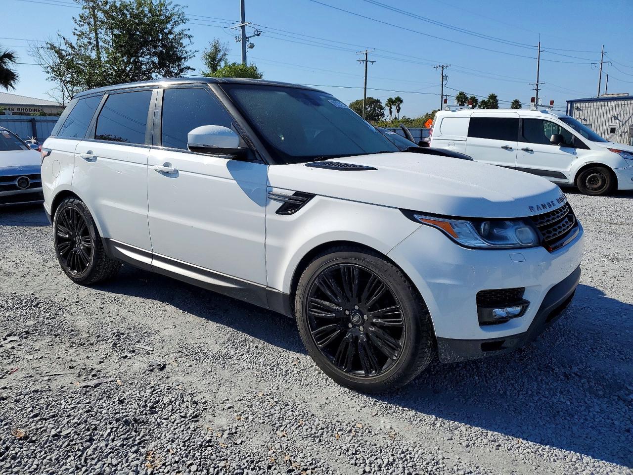2016 LAND ROVER RANGE ROVER SPORT SE photo 4
