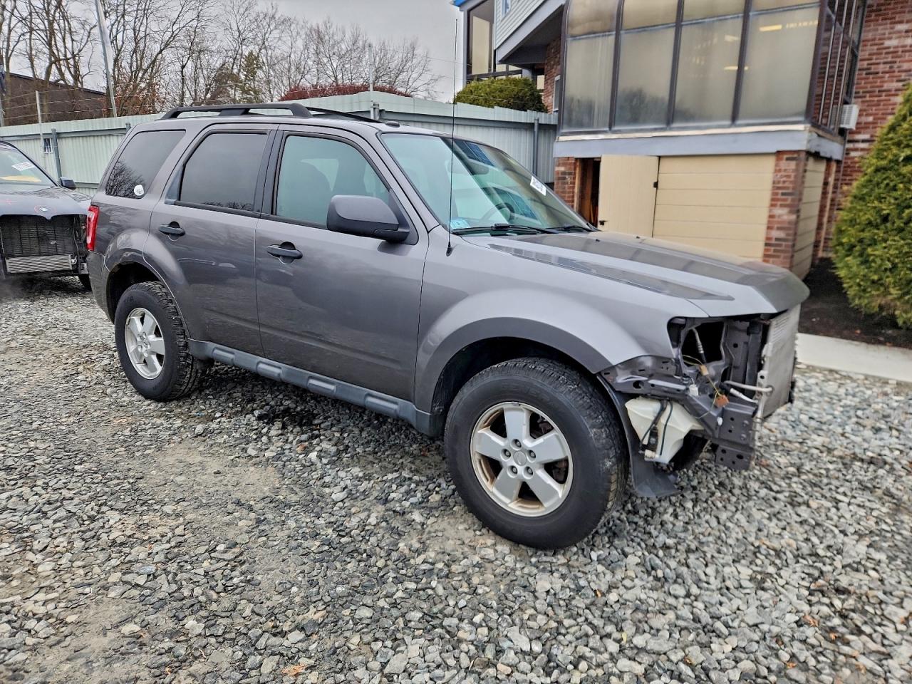 2012 FORD ESCAPE XLT photo 4