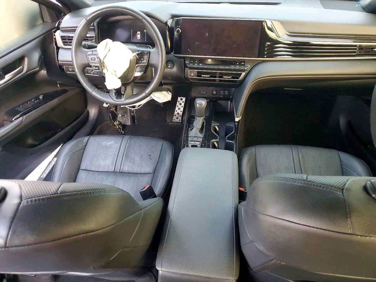 2025 TOYOTA CAMRY XSE photo 8