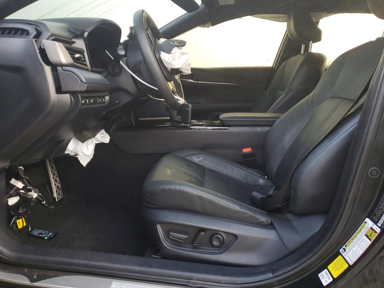 2025 TOYOTA CAMRY XSE photo 7