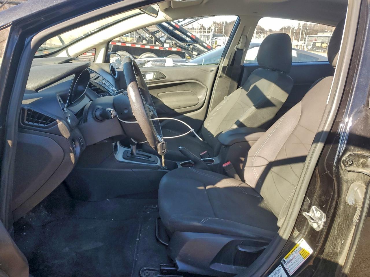 2015 FORD FIESTA SE photo 7