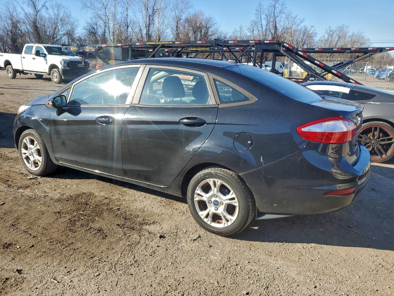 2015 FORD FIESTA SE photo 2