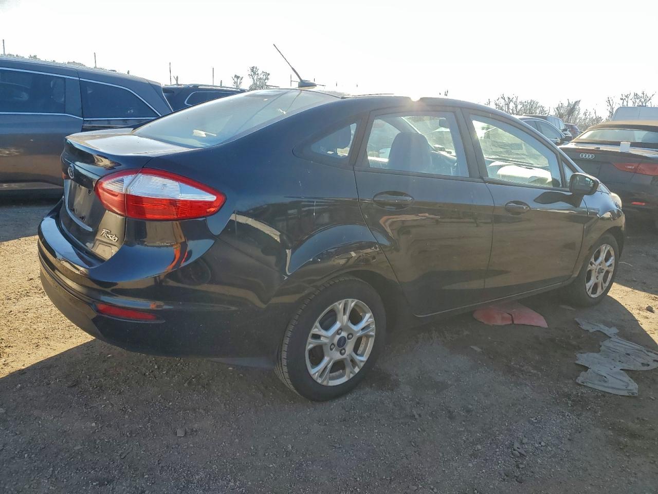 2015 FORD FIESTA SE photo 3
