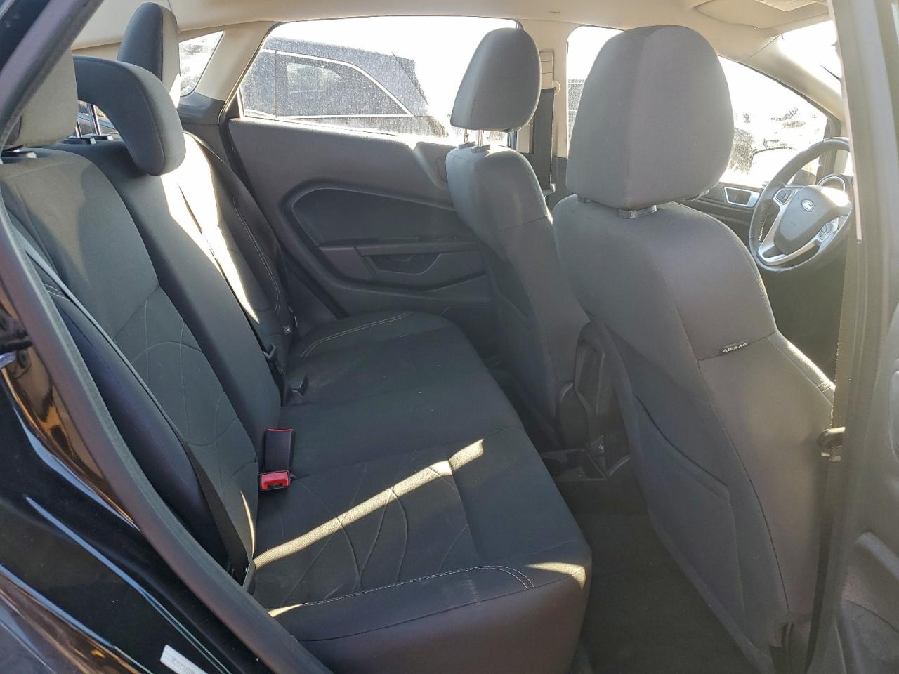 2015 FORD FIESTA SE photo 10