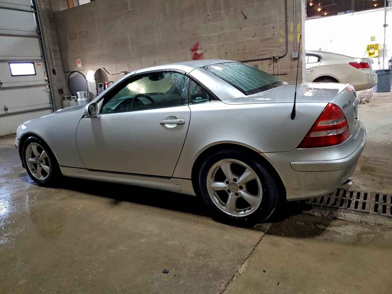 2001 MERCEDES-BENZ SLK 320 photo 2