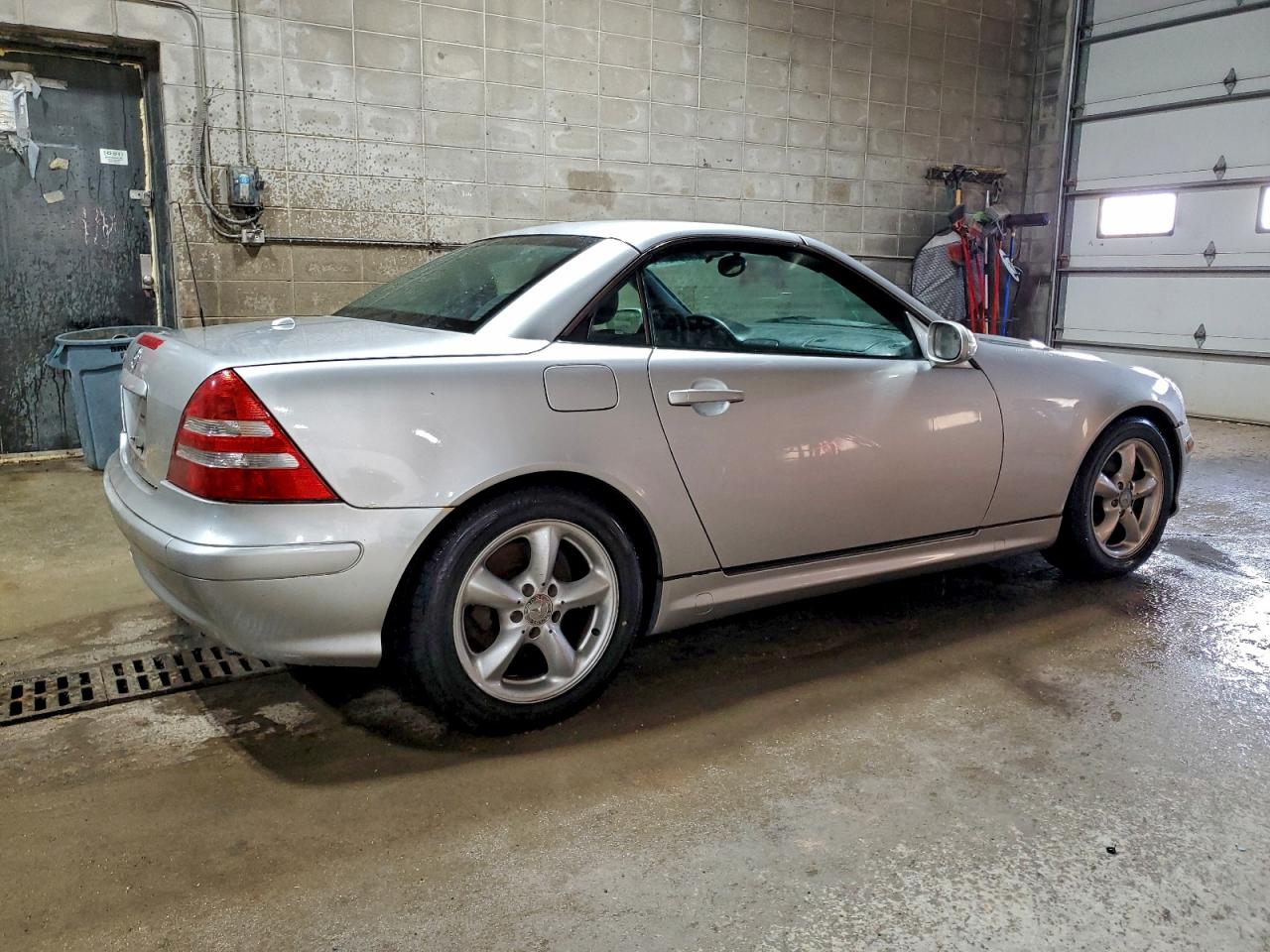 2001 MERCEDES-BENZ SLK 320 photo 3