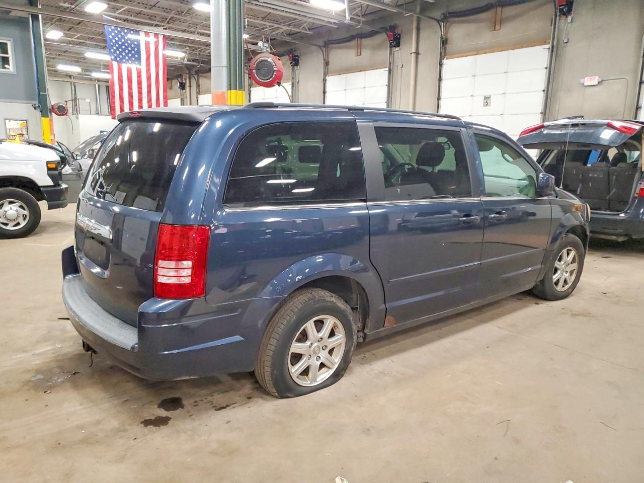2008 CHRYSLER TOWN & COUNTRY TOURING photo 3