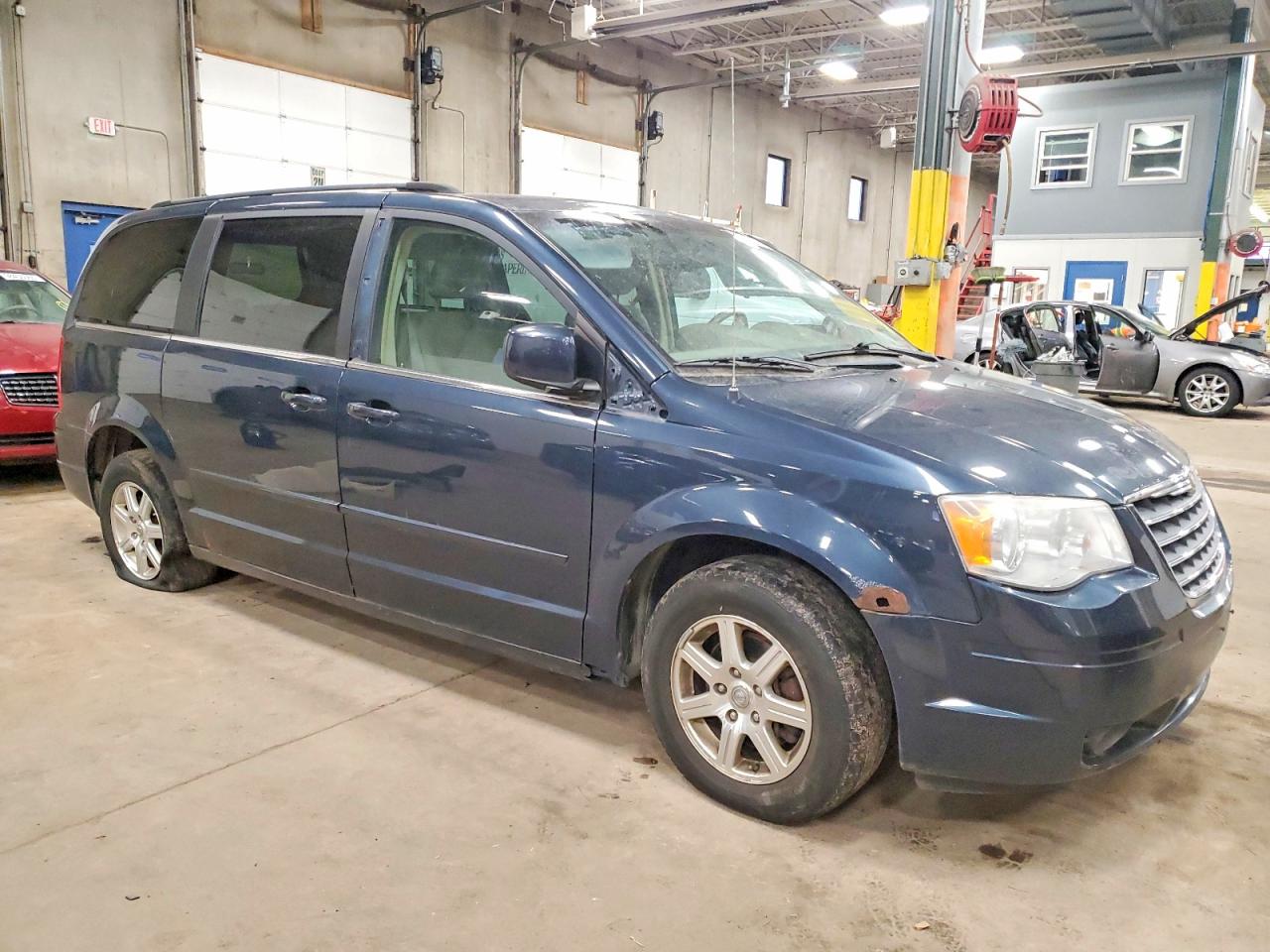 2008 CHRYSLER TOWN & COUNTRY TOURING photo 4