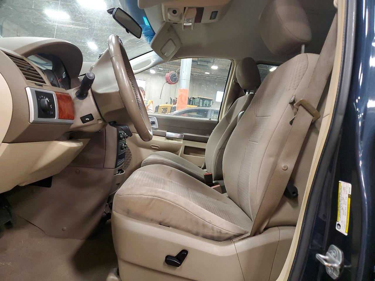 2008 CHRYSLER TOWN & COUNTRY TOURING photo 7