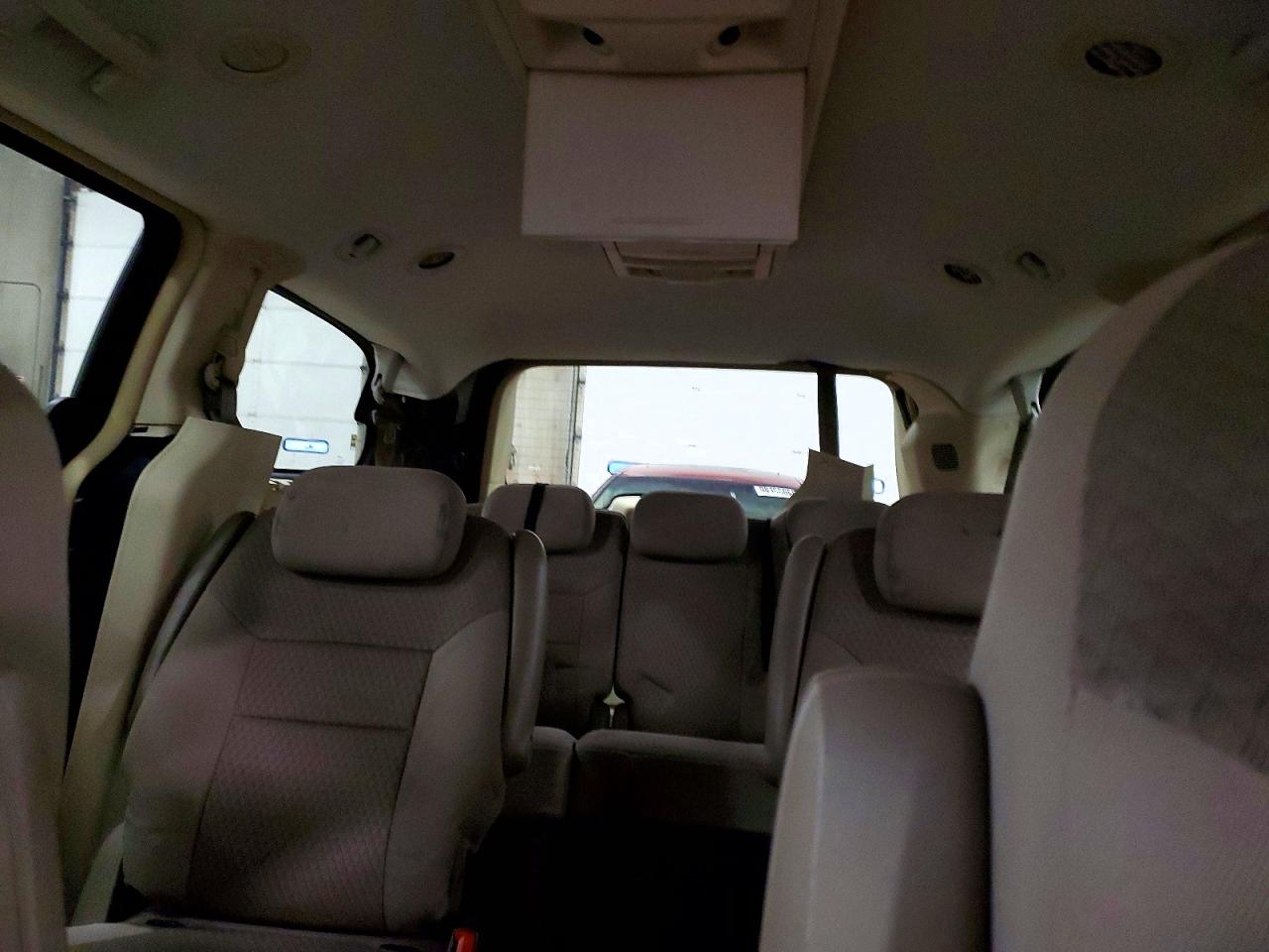 2008 CHRYSLER TOWN & COUNTRY TOURING photo 10