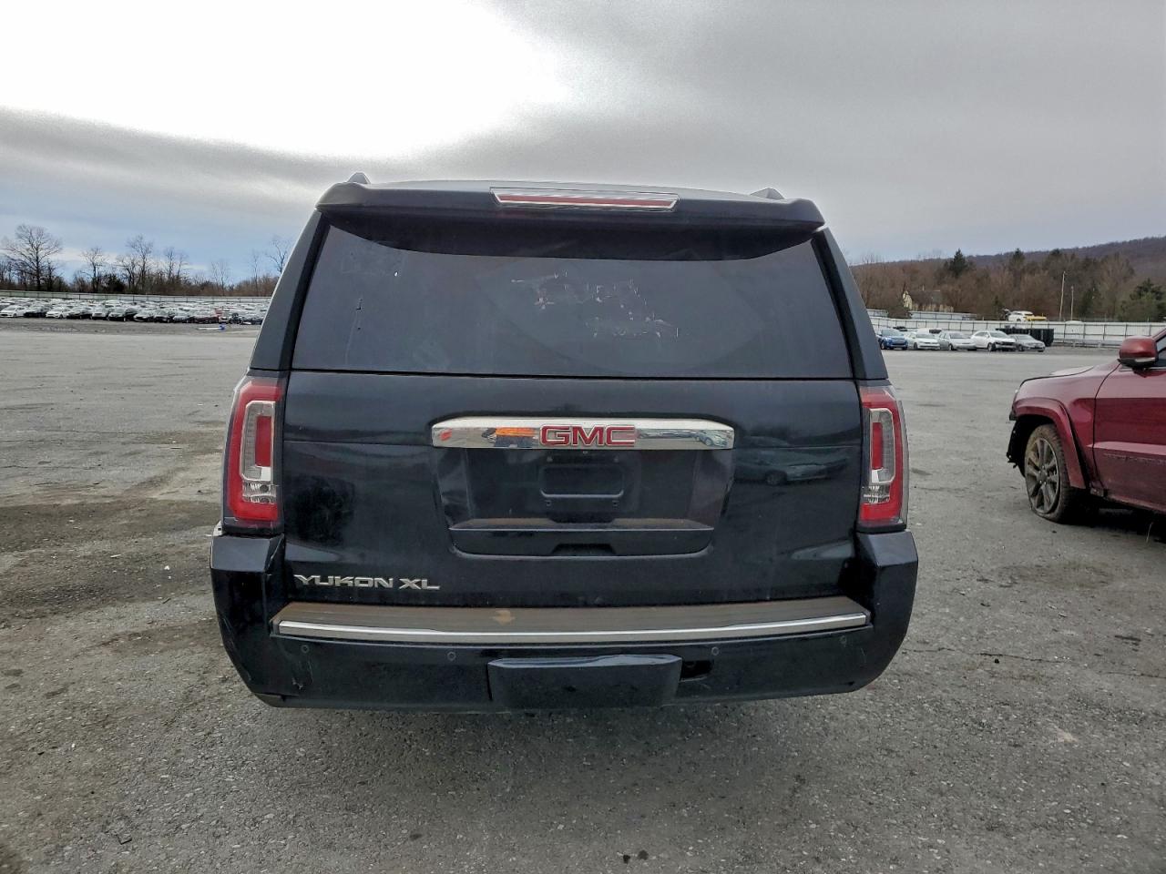 2015 GMC YUKON XL DENALI photo 6