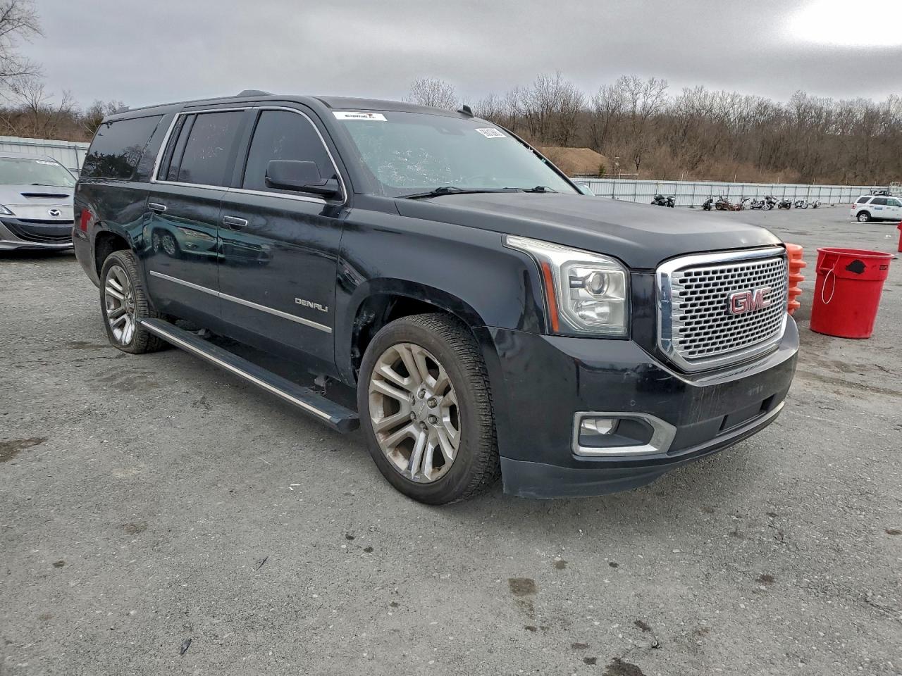2015 GMC YUKON XL DENALI photo 4