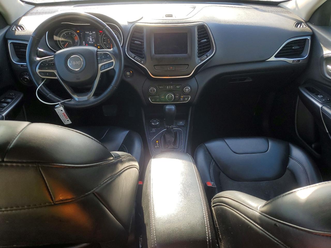 2019 JEEP CHEROKEE LATITUDE PLUS photo 8