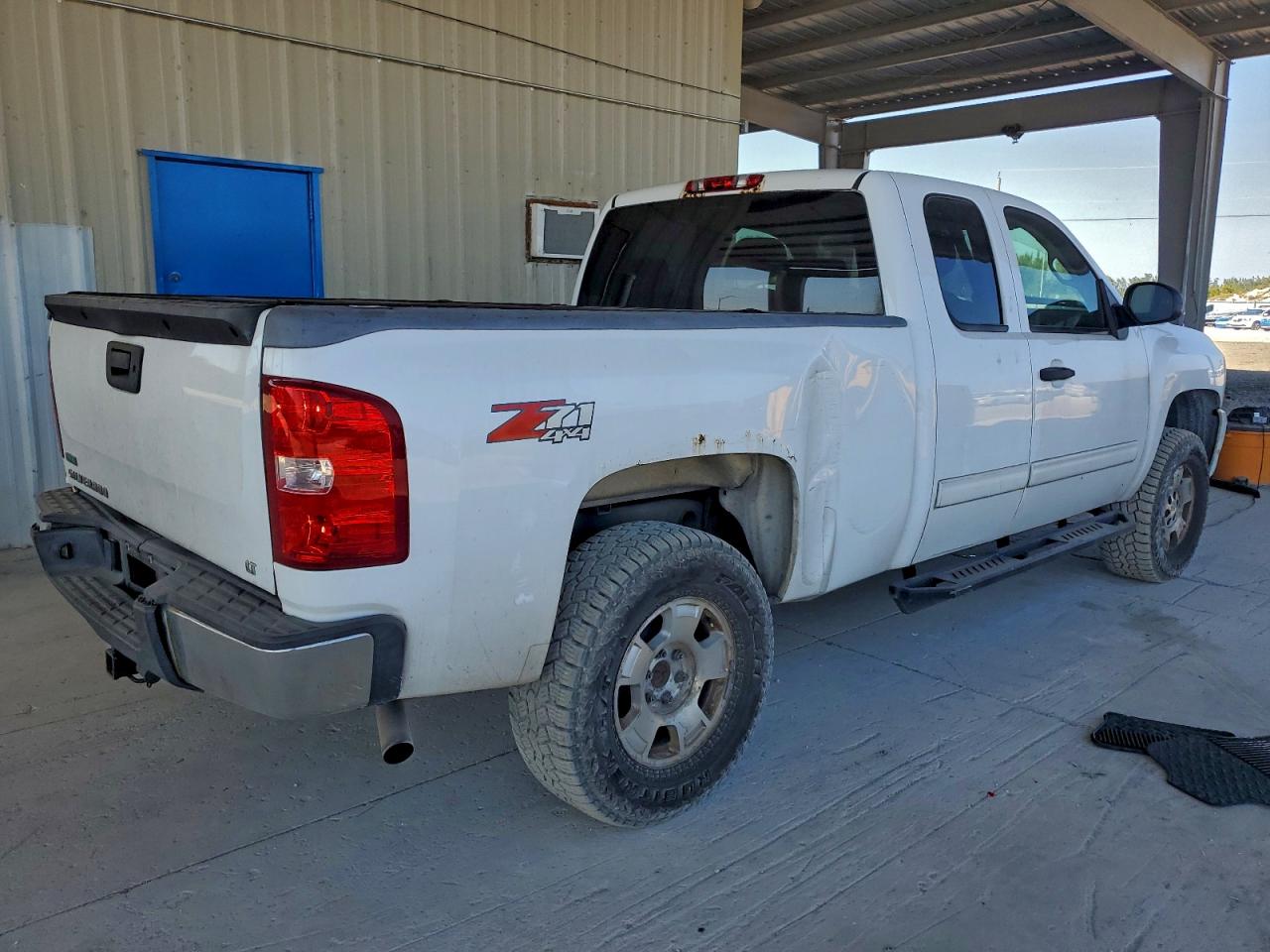 2010 CHEVROLET SILVERADO K1500 LT photo 3