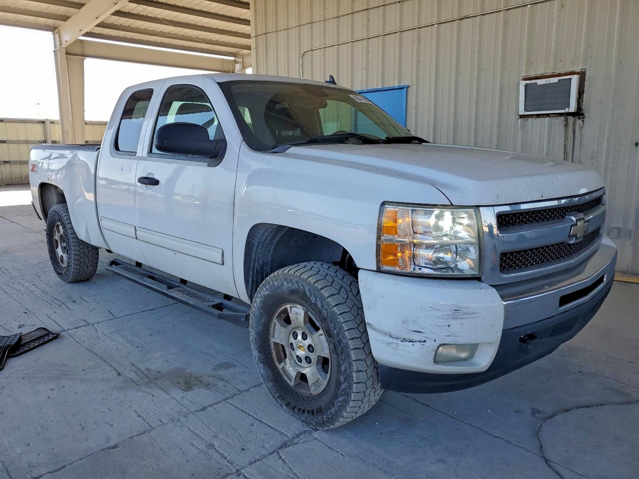 2010 CHEVROLET SILVERADO K1500 LT photo 4