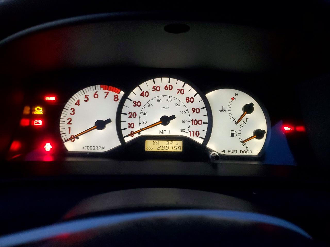 2004 TOYOTA COROLLA CE photo 9