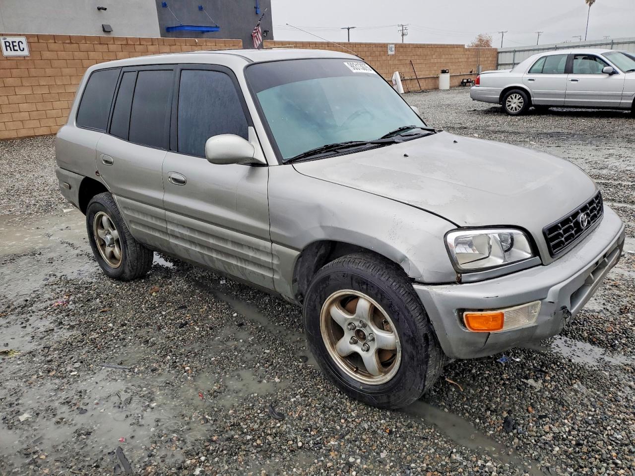 2000 TOYOTA RAV4 photo 4