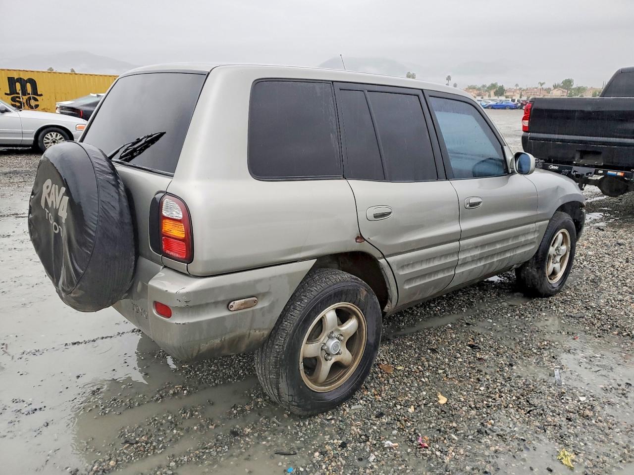2000 TOYOTA RAV4 photo 3