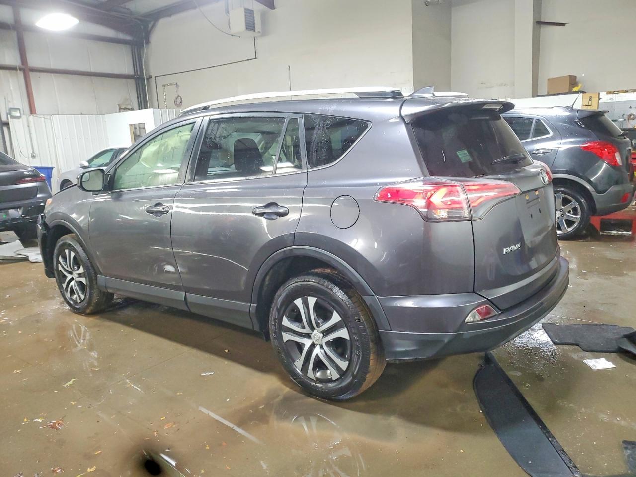2016 TOYOTA RAV4 LE photo 2