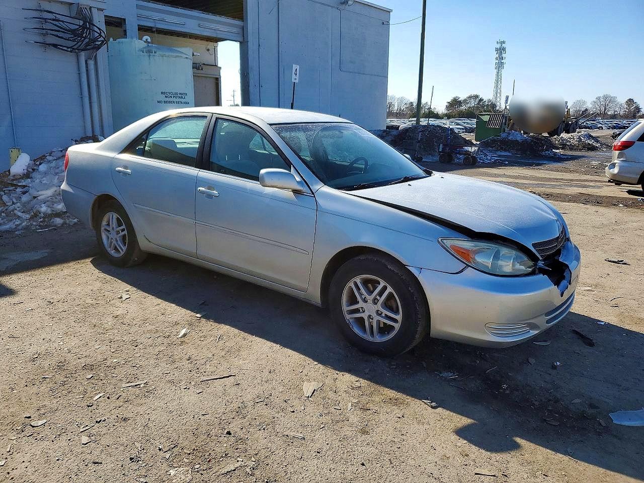 2002 TOYOTA CAMRY LE photo 4