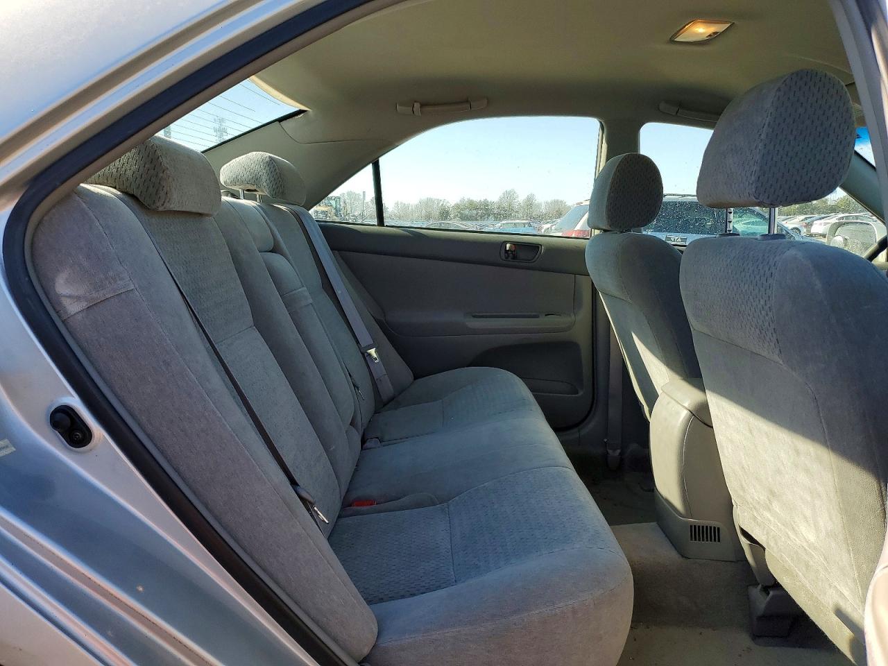 2002 TOYOTA CAMRY LE photo 10
