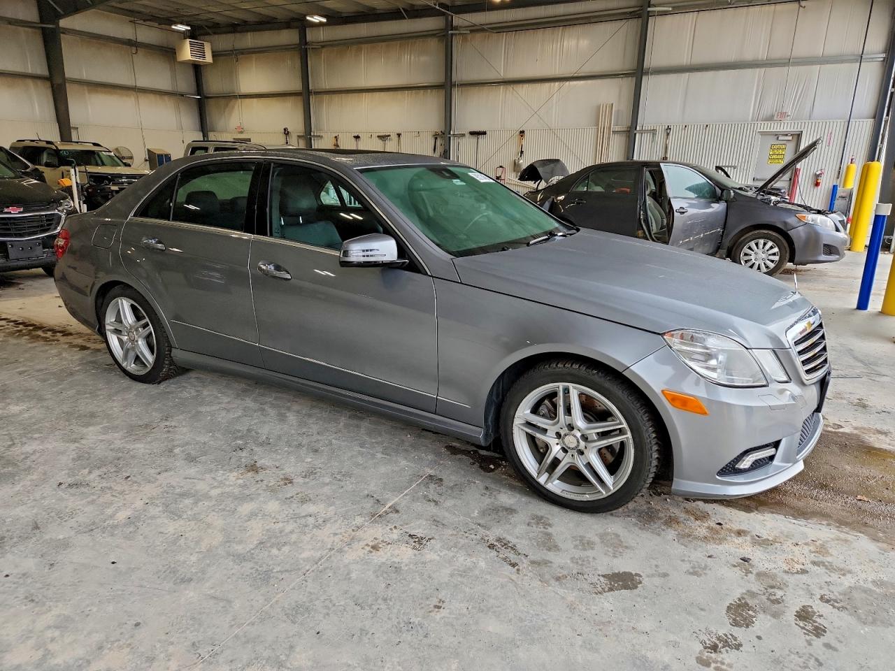 2011 MERCEDES-BENZ E 550 4MATIC photo 4