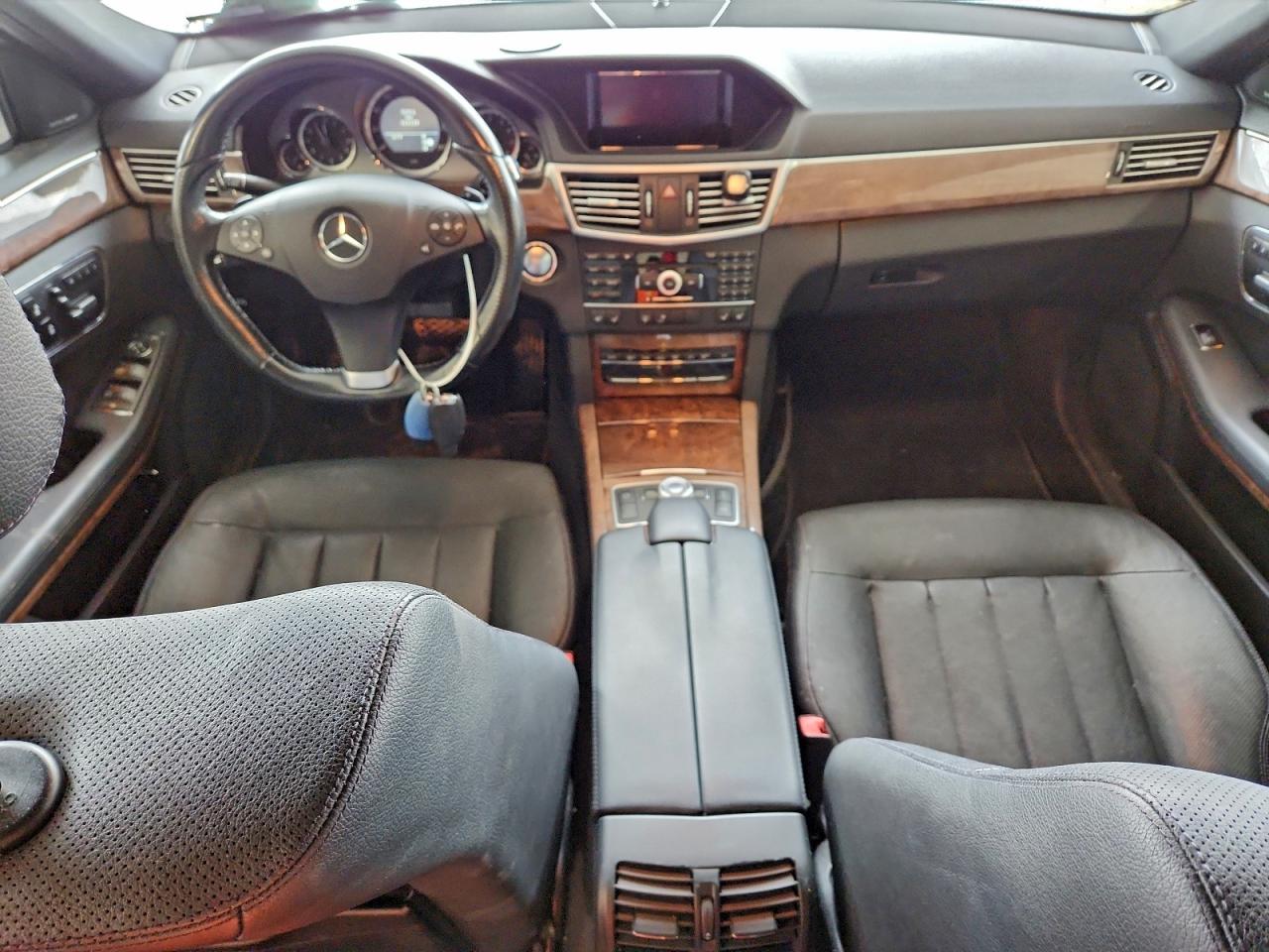 2011 MERCEDES-BENZ E 550 4MATIC photo 8