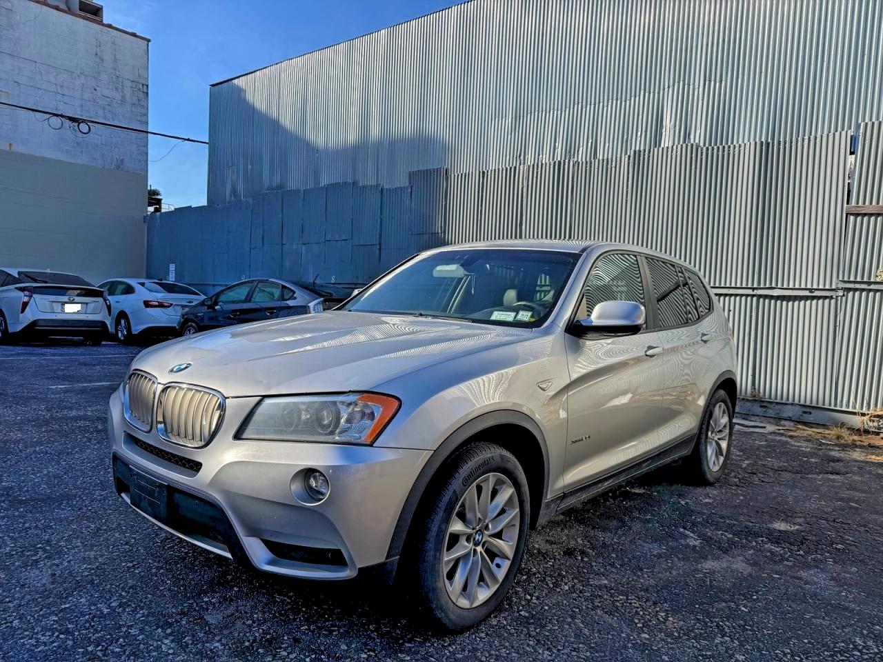 2013 BMW X3 XDRIVE28I photo 2