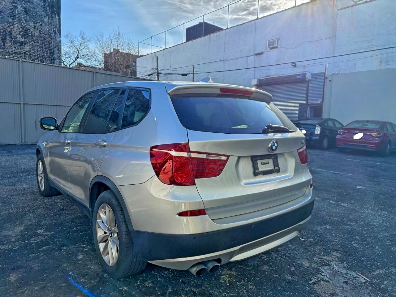 2013 BMW X3 XDRIVE28I photo 3