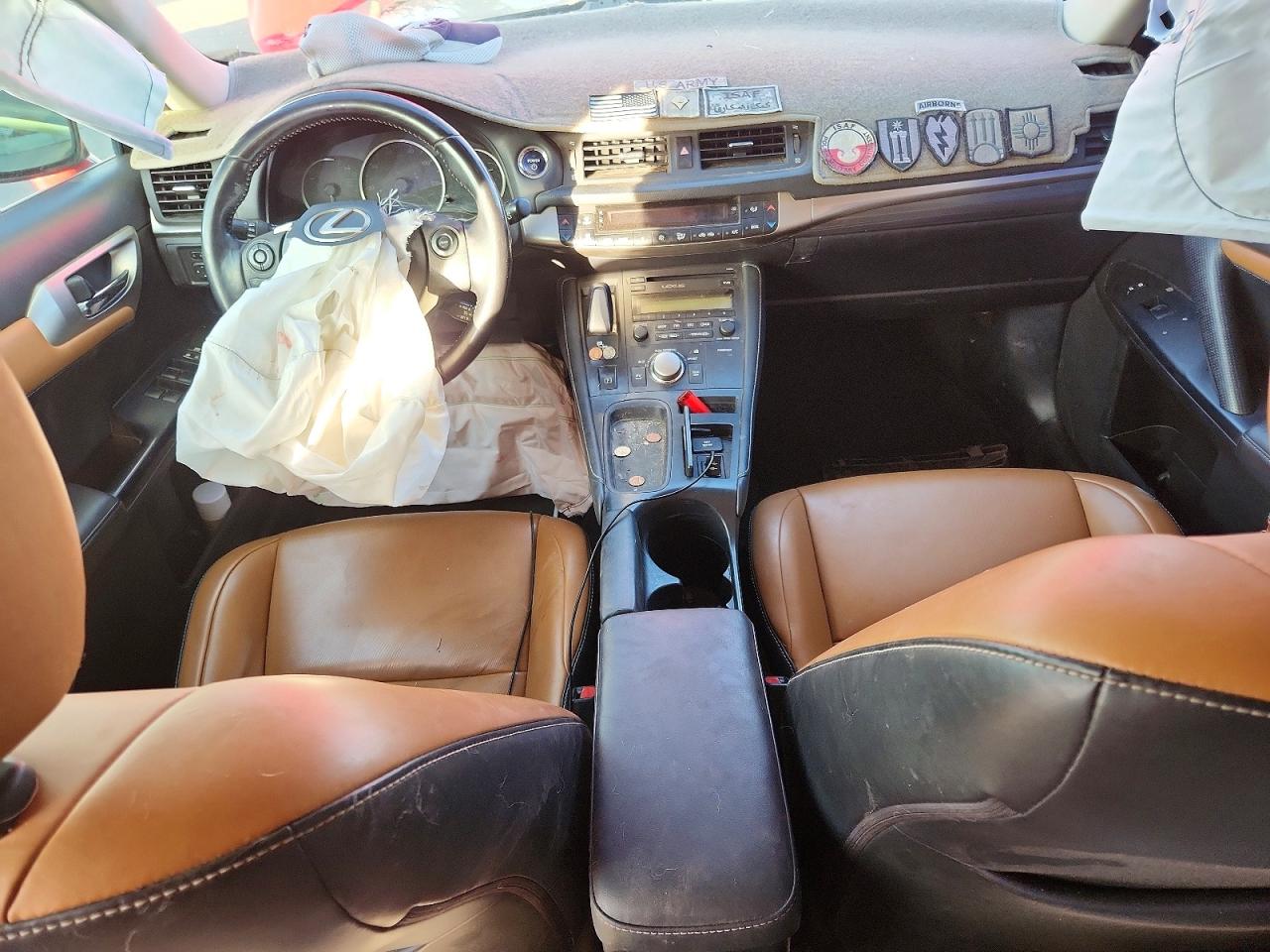 2017 LEXUS CT 200 photo 8