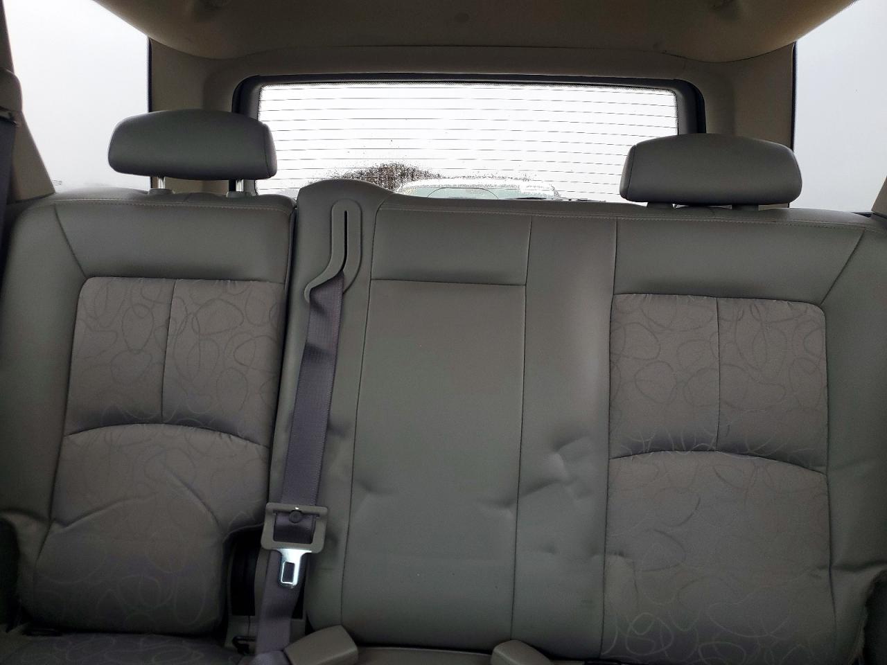 2005 SATURN VUE photo 10