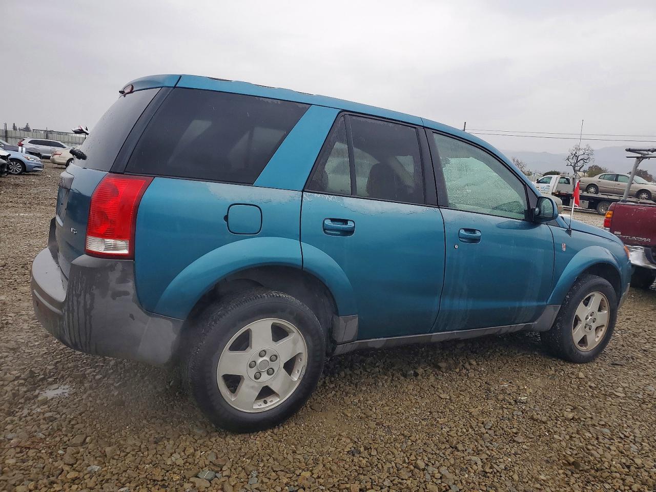 2005 SATURN VUE photo 3