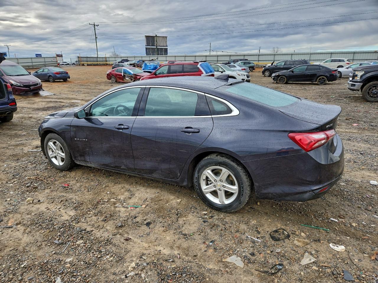 2022 CHEVROLET MALIBU LT photo 2