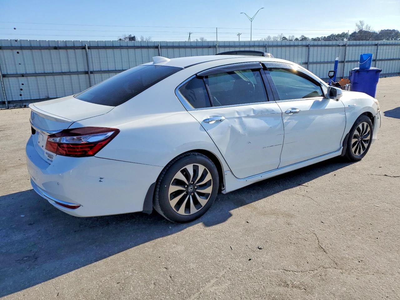 2017 HONDA ACCORD TOURING HYBRID photo 3